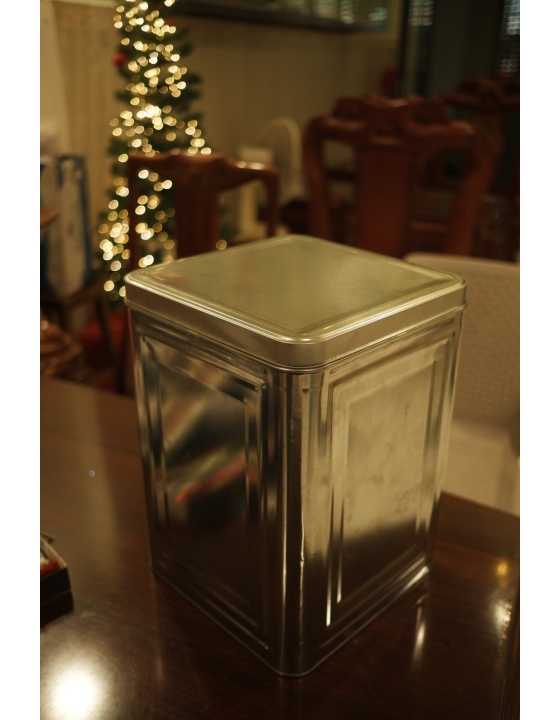 Thùng Hạt Điều Nắp Vuông